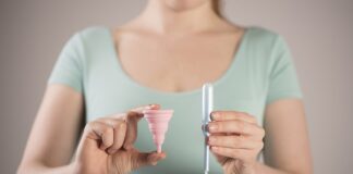 Jak usunąć tampon bez sznurka?