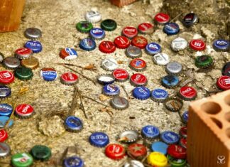 Czy pod Licówkami psują się zęby?